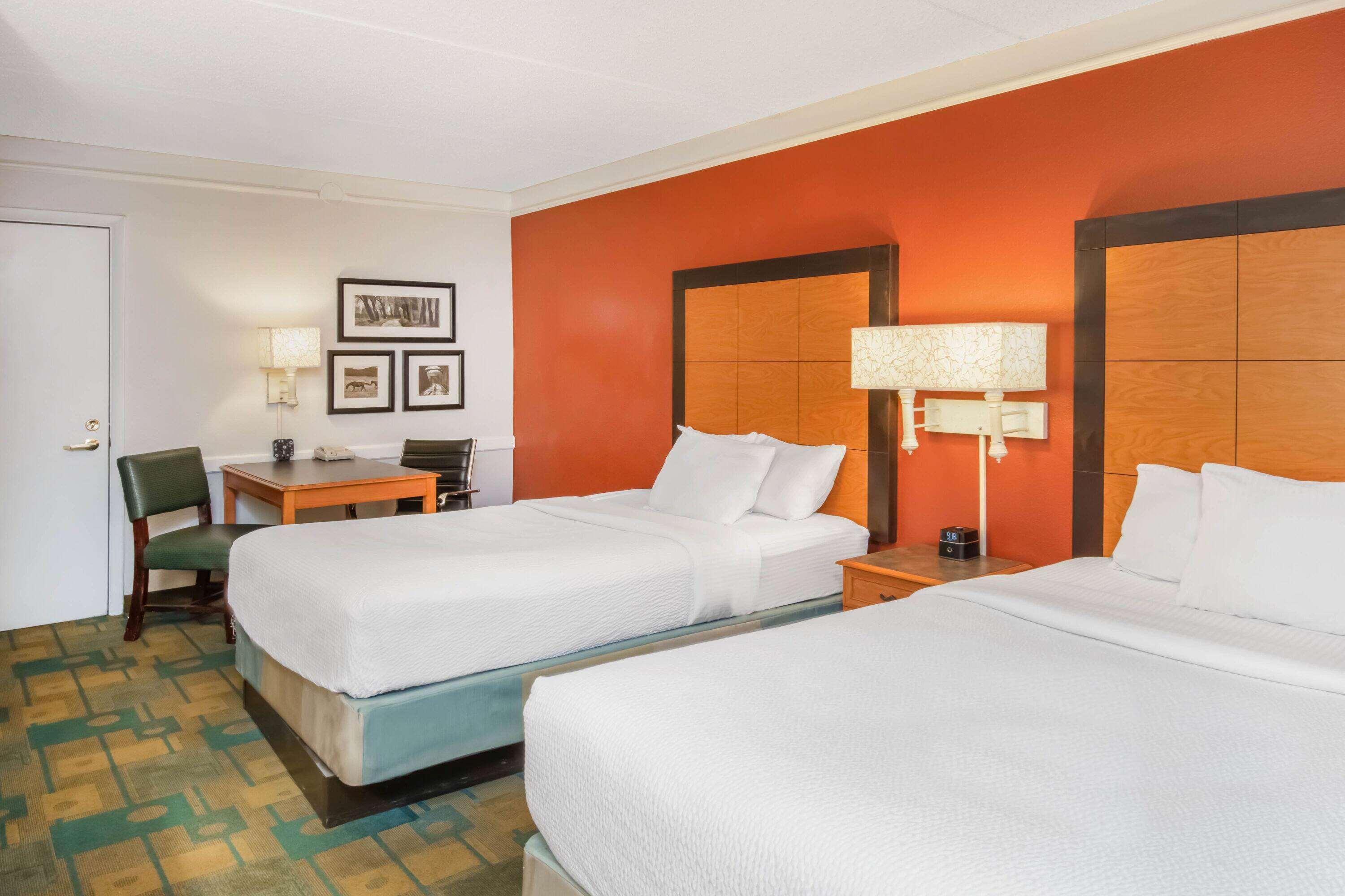 La Quinta Inn By Wyndham Colorado Springs Garden Of The Gods Exterior photo