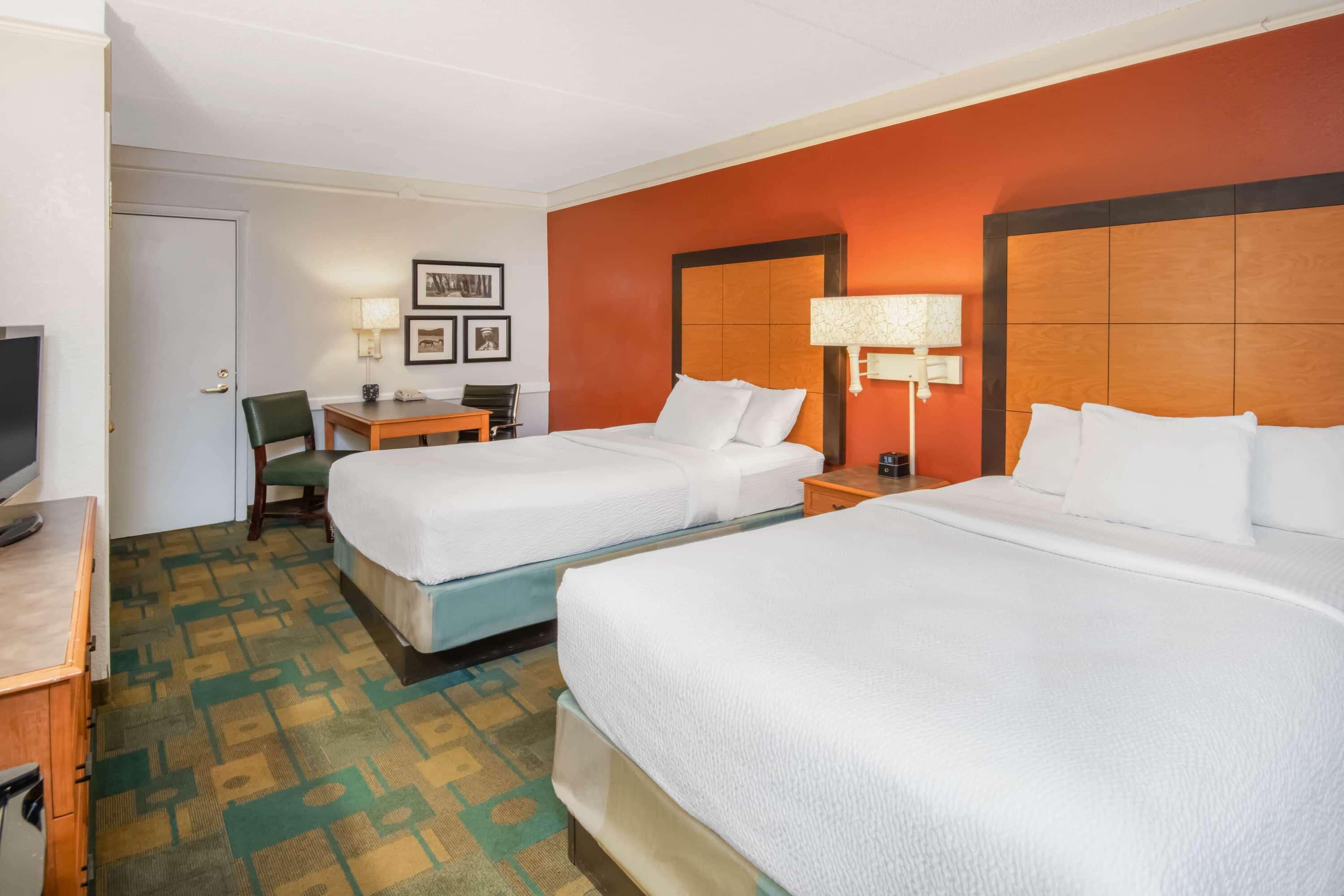 La Quinta Inn By Wyndham Colorado Springs Garden Of The Gods Exterior photo