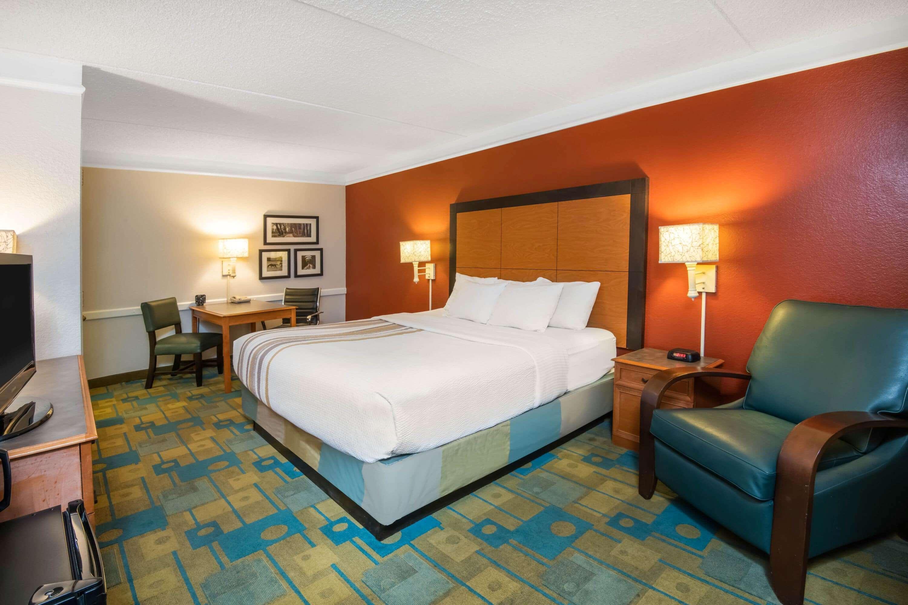 La Quinta Inn By Wyndham Colorado Springs Garden Of The Gods Exterior photo